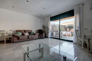 Casa adosada en venta en Palau-solità i Plegamans