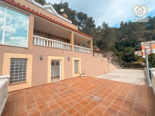 Chalet en venta en Vallirana