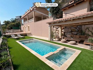 Chalet en venta en Vallirana