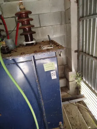 Sala de transformador eléctrico completa 160 KVA