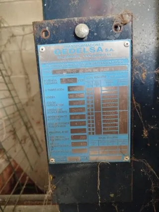 Sala de transformador eléctrico completa 160 KVA