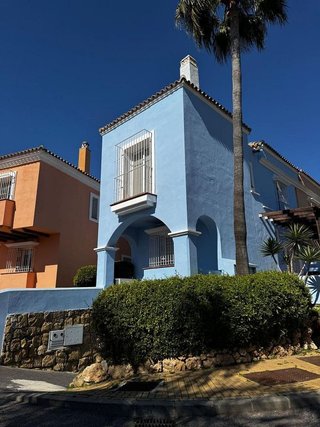 Casa pareada en venta en Los Naranjos - Las Brisas en Marbella