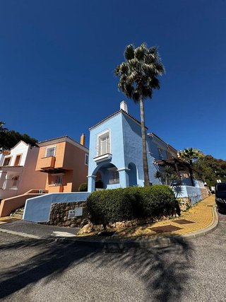 Casa pareada en venta en Los Naranjos - Las Brisas en Marbella