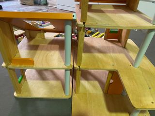 Casa de muñecas vintage de PlanToys + Accesorios