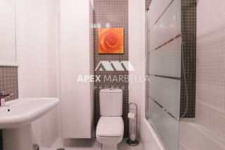 Piso en venta en Cabo Pino - Reserva de Marbella en Marbella