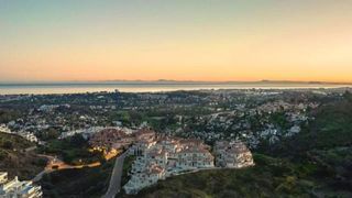 Piso en venta en Los Naranjos - Las Brisas en Marbella