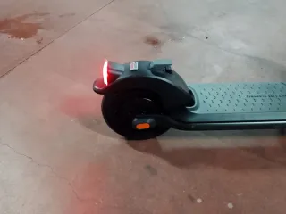 Patinete eléctrico negro
