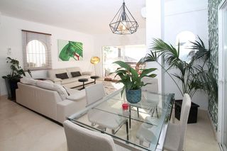 Casa adosada en venta en Istán