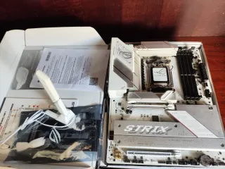 Como nueva. Asus ROG Strix B850-A Gaming WiFi 7.