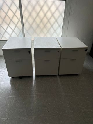 Archivadores de oficina blancos SOLO MALAGA NO ENV