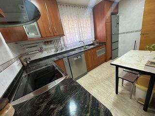 Casa adosada en venta en Singuerlín - Can Franquesa - Les Oliveres en Santa Coloma de Gramanet