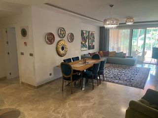 Piso en venta en Los Naranjos - Las Brisas en Marbella