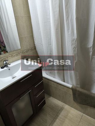 Piso en venta en Santa Rosa - Valdeolleros en Córdoba