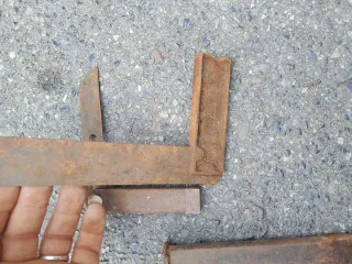 Martillo, cincel .escuadra carpintero.+ 2 planchas