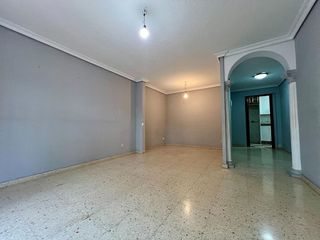 Piso en venta en Poniente-Norte - Miralbaida - Parque Azahara en Córdoba
