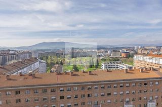 Piso en venta en Ermitagaña - Mendebaldea en Pamplona