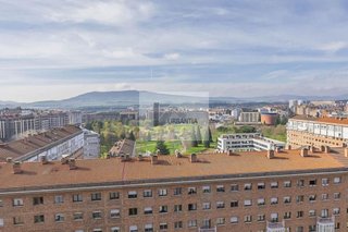 Piso en venta en Ermitagaña - Mendebaldea en Pamplona