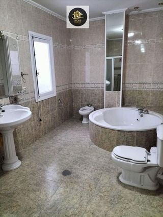 Piso en venta en Linares