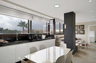 Ático en venta en Nueva Andalucía centro en Marbella