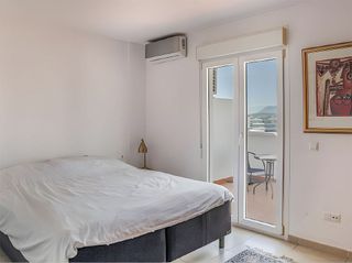 Ático en venta en Nueva Andalucía centro en Marbella