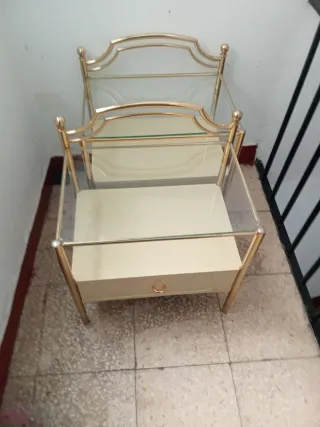 Mesitas auxiliares cristal y metal dorado