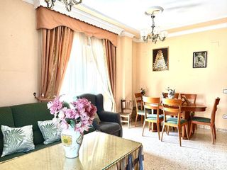 Piso en venta en Colores - Entreparques en Sevilla