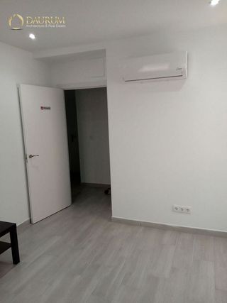 Piso en venta en El Barral Ferial en Coslada