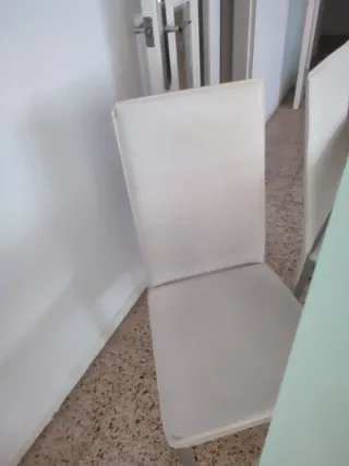 Mesa y 4 Sillas Comedor