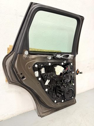 Puerta trasera izquierda Porsche Cayenne 2010-2014 7P0833311