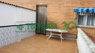 Casa adosada en venta en Olías del Rey