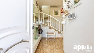 Casa adosada en venta en Les Arenes - La Grípia  Can Montllor en Terrassa