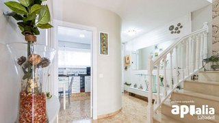 Casa adosada en venta en Les Arenes - La Grípia  Can Montllor en Terrassa