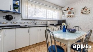 Casa adosada en venta en Les Arenes - La Grípia  Can Montllor en Terrassa
