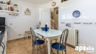 Casa adosada en venta en Les Arenes - La Grípia  Can Montllor en Terrassa