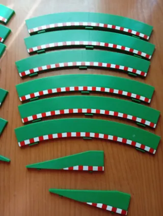 13 curvas + 4 finales Scalextric