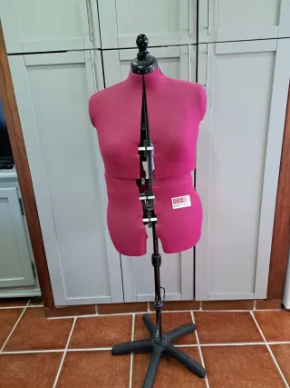 Maniquí Sastre Ajustable Rosa