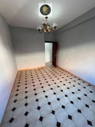 Piso en venta en Linares