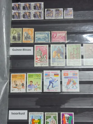 Preciosa colección de sellos de África.