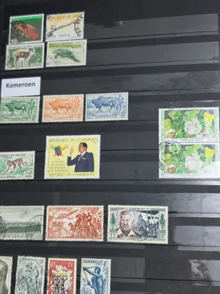 Preciosa colección de sellos de África.