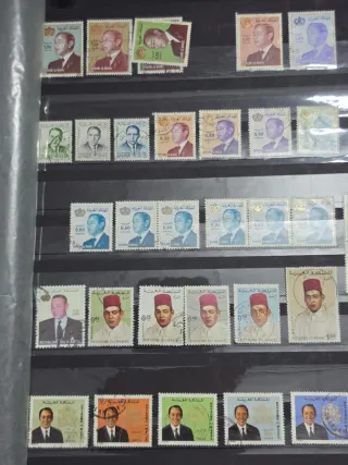 Preciosa colección de sellos de África.