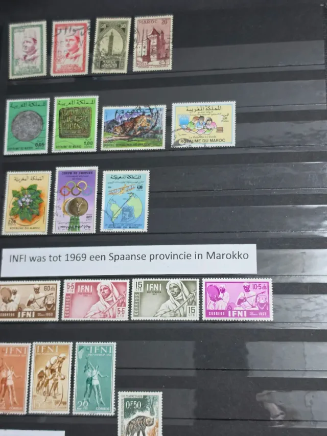 Preziosa collezione di francobolli africani. Guarda l'immagine