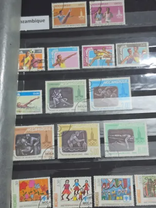 Preciosa colección de sellos de África.