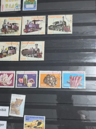 Preciosa colección de sellos de África.