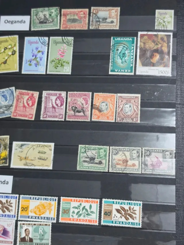 Preziosa collezione di francobolli africani. Guarda l'immagine