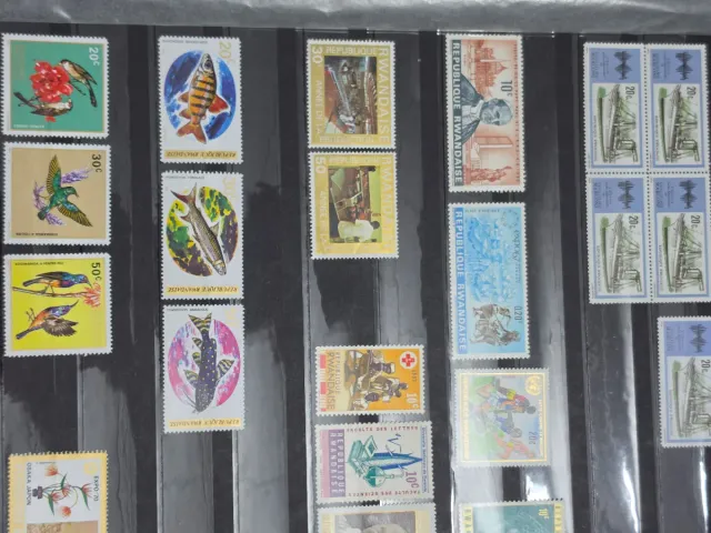 Preziosa collezione di francobolli africani. Guarda l'immagine