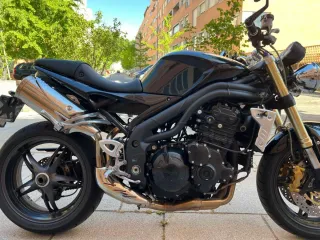 Triumph Speed Triple 1050 Negra