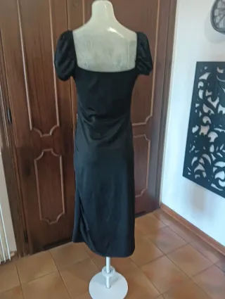 Maxi Abito nero elasticizzato incrociato