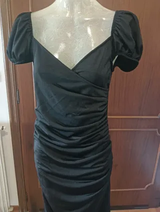 Maxi Abito nero elasticizzato incrociato