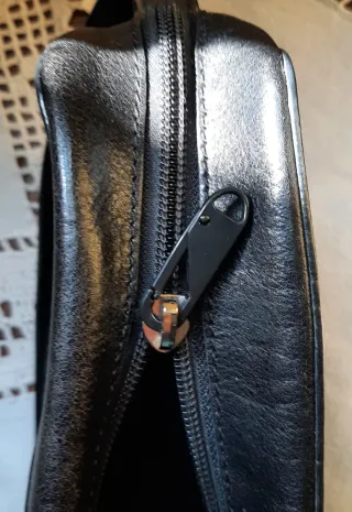 Borsetta The Bridge nera in pelle