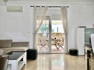 Casa adosada en venta en Montequinto en Dos Hermanas